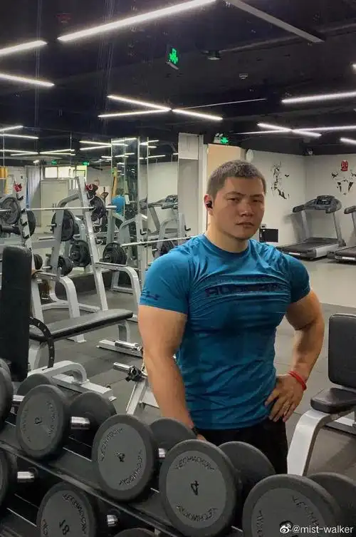 山东肌肉猛男因太壮遭女生嫌弃,网友却很想拥有这样的身材