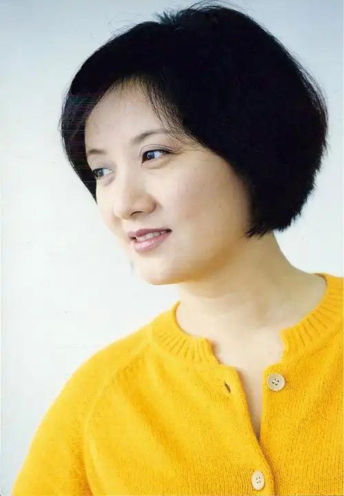 影视杂志封面(底)刊登的明星100——邓婕