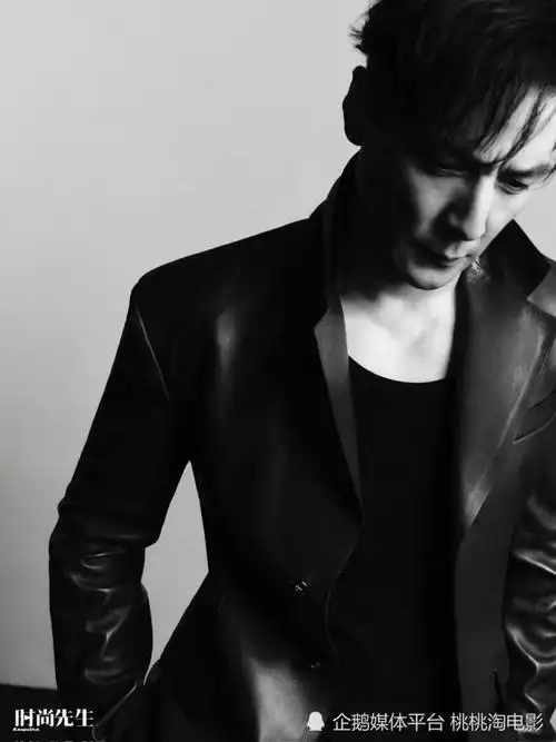 男星吴彦祖《时尚先生》封面大片,不老男神帅气依旧_腾讯新闻