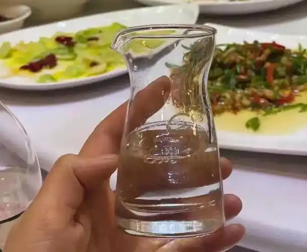 贵州人请客喝啥酒茅台并非首选这2种酒才是最高待遇