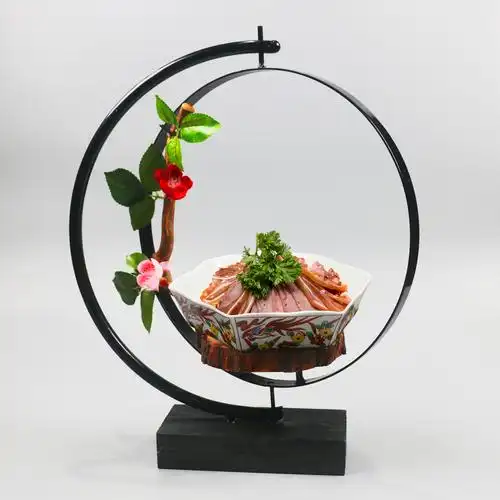 酒店旋转菜品装饰创意摆盘点缀花草盘