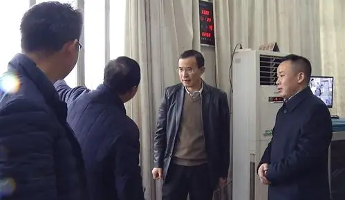 情系一线胡全顺曾文军等县领导为他们送去新年祝福