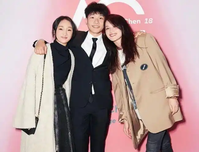 网友对陈坤儿子陈尊佑的生母身份更好奇了,周迅,舒淇,范冰冰,何琳都