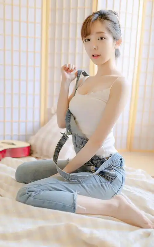 元气少女高清手机壁纸图片_美女_手机壁纸下载_美桌网