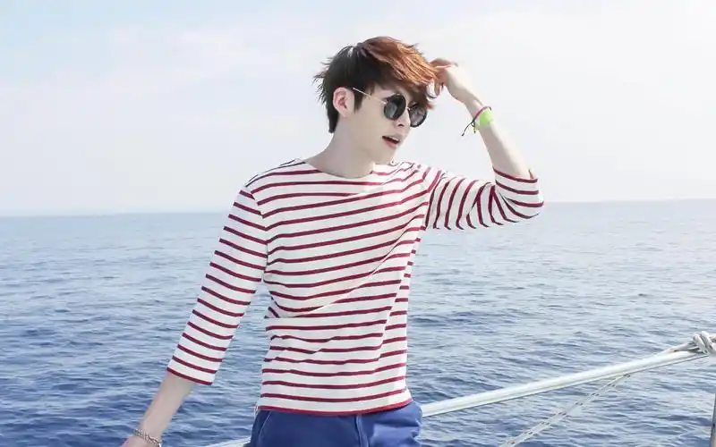 韩国帅哥金宇彬帅气写真壁纸大全高清大图预览1920×1200_日韩明星