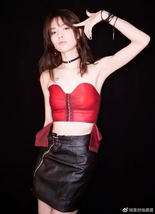 41岁徐怀钰复出勾起回忆杀 20年前的"少女标本"还在流行!