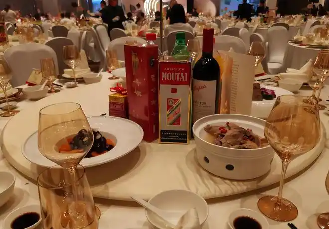 单桌酒席价格过万,连梦之蓝都不能上桌,浙江婚宴到底有多豪横?