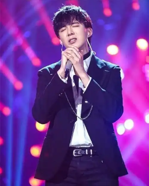 成功变成明星的6位网红,有人是淘宝女模有人书模,发展各不一样