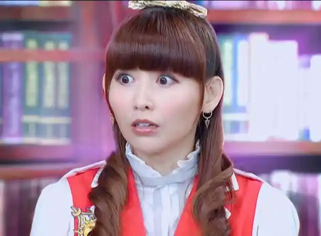 萌学园素材抱图关注