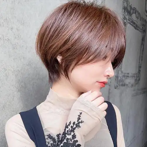 最具人气的女士短发:蓬松瘦脸,层次感满满,剪完显小10岁