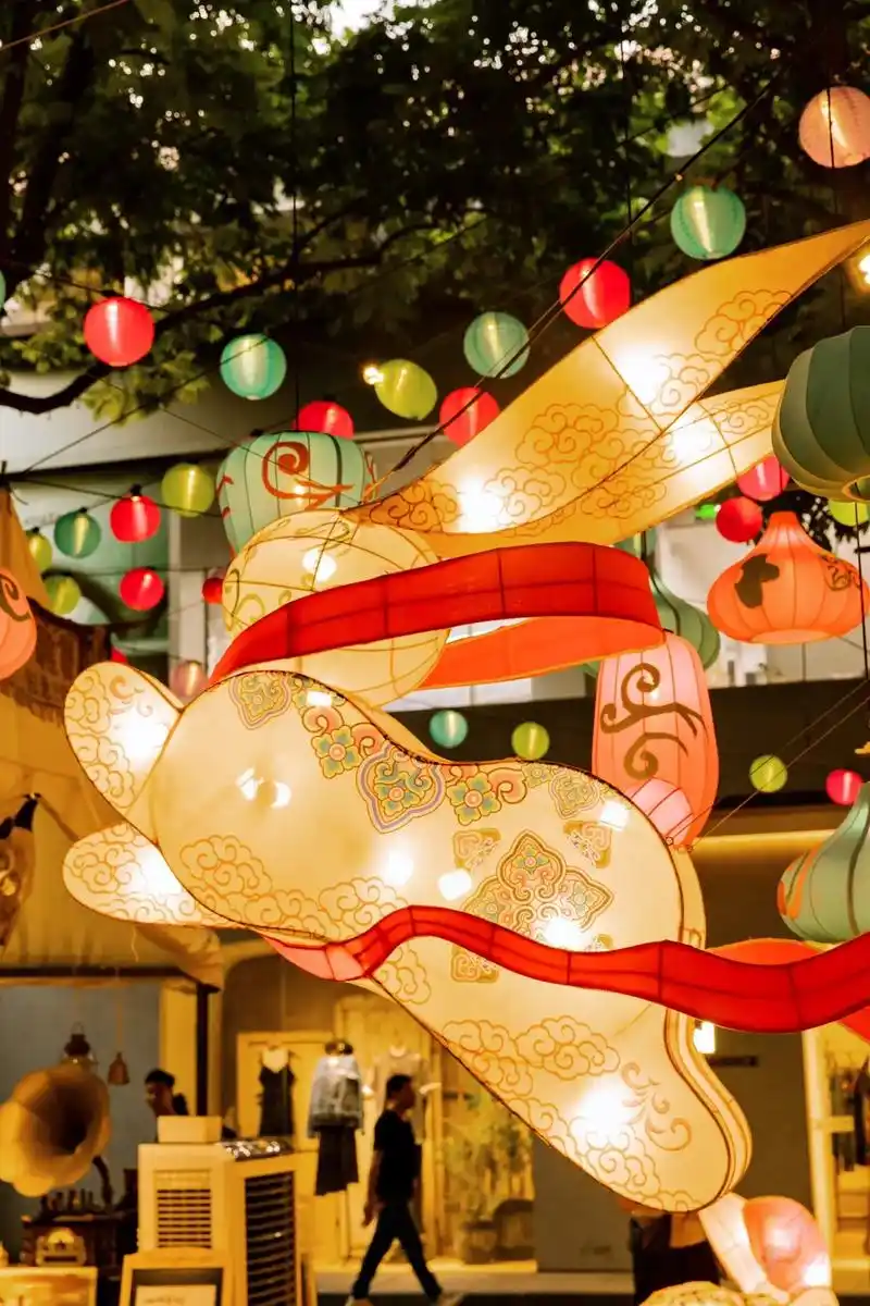 广佛中秋灯会市集,地铁直达看花灯喔!