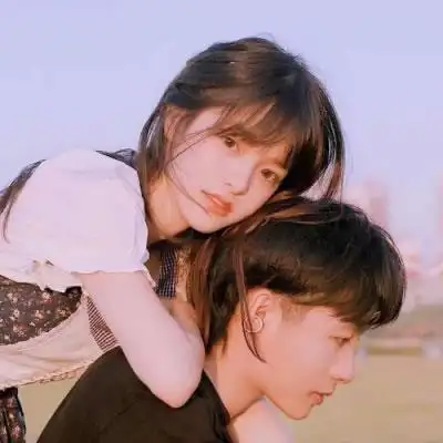 2021可爱小清新情侣头像真人一对两张