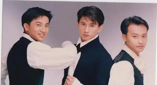 回顾陈志朋摆脱奇装异服的他细看51岁现状才知什么叫人生赢家