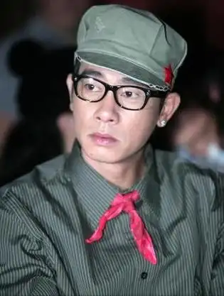 陈小春年轻照帅(从打工仔到亿万身家)10