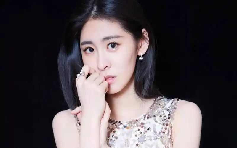 花花张碧晨,他们的女儿正脸照曝光,几乎是一比一复刻华晨宇_声音_音乐