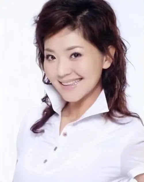 电视主持人方琼简历(主持人方琼嫁大8岁领导)(10)