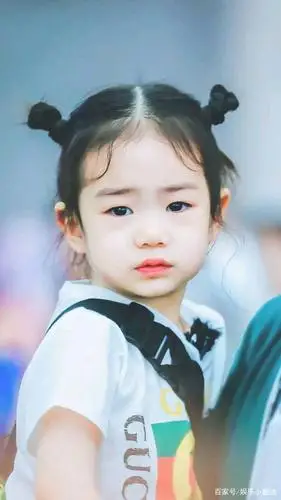 女星哪吒头,迪丽热巴显得好魁梧,"小作精"虞书欣喜庆,她最萌