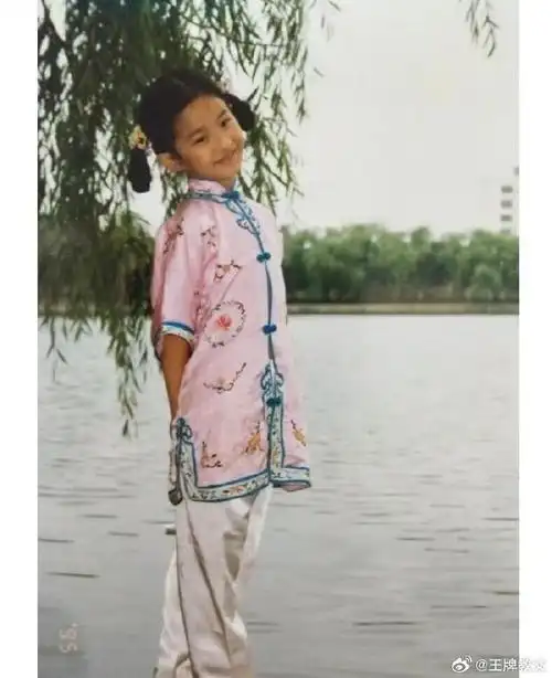 小时候的刘亦菲真的是美人胚子