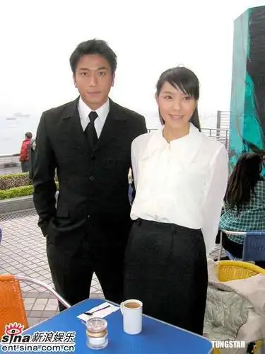 组图:吴卓羲官恩娜合拍《酒店风云》否认恋情