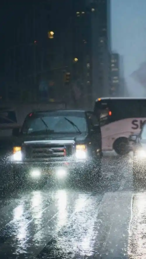 唯美意境,唯美意境,下雨,雨滴,雨水,手机壁纸雨天街景