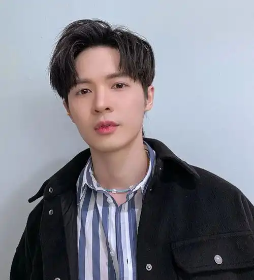 p>帕查农·昂萨阿德(billy),1994年6月12日出生于泰国,泰国男歌手