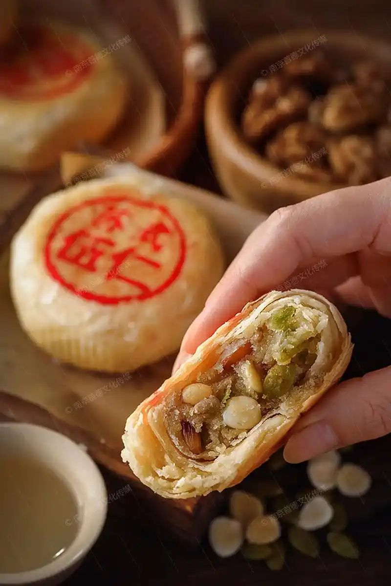 美食摄影 ##传统手艺 ##中式糕点 苏式月饼 电商拍摄 - 抖音