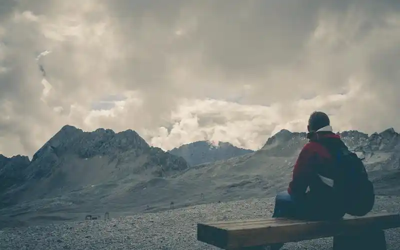 一个人孤独久了的表现壁纸图片