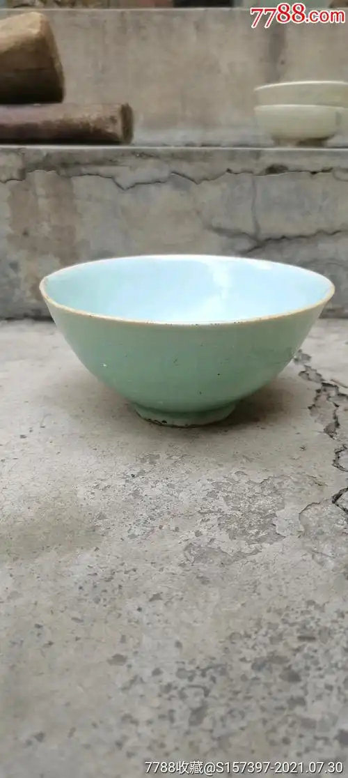 清乾隆豆青釉碗釉色非常好
