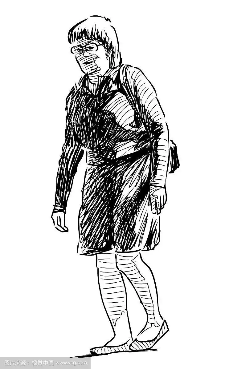 画一个上了年纪的女市民在街上走