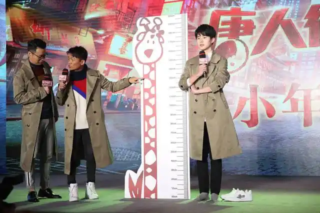 陈思诚一人分饰30角 "太抠门" 后悔第一部"写死"潘粤明