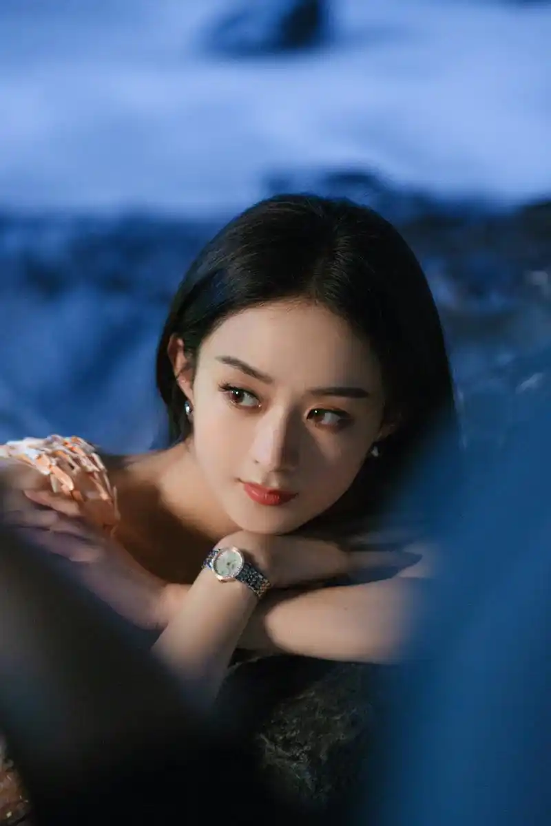 赵丽颖最新清冷大片!告别过去,认识不一样的她