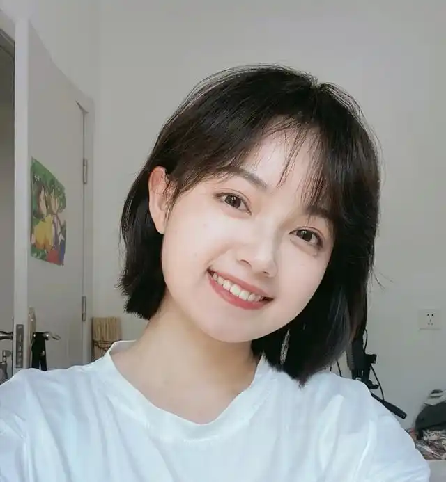 今年流行的短发发型来了减龄不说还很洋气脸大的女生也很适合