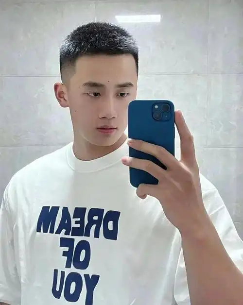 "两边推短,中间不动",男生剪这3款发型很清爽,潮流又帅气|寸头|头型