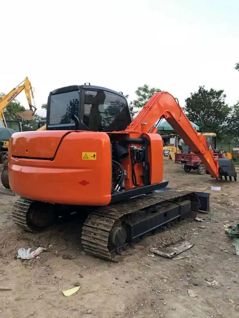 精品日立70挖掘机准备登船 大家好,这是我们为客户订制的出口日立70