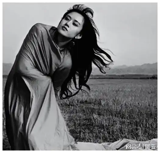 杨丽萍年轻时候有多美看完这些照片惊艳了时光