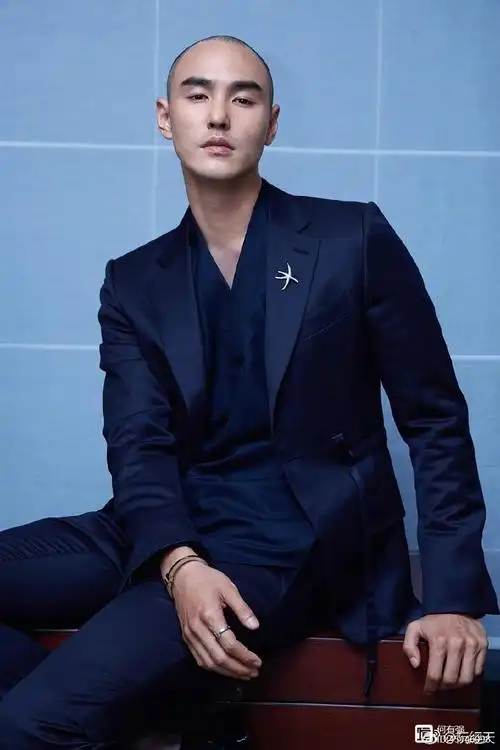 36岁阮经天西装革履气质碾压扶摇帝非天网友扶摇有眼光