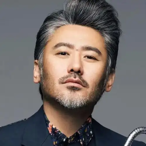 四十岁帅男图片点击鼠标右键下载