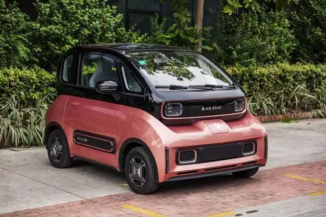 国产新能源汽车34选择一键泊车功能648万起的e300