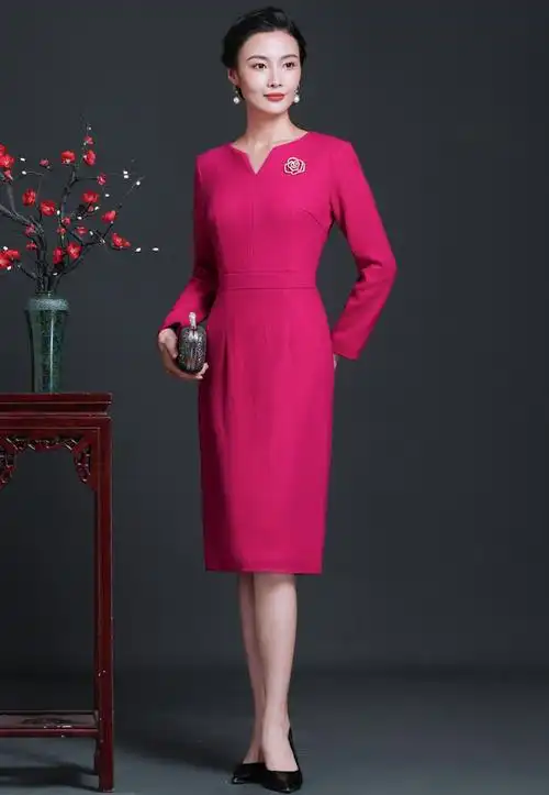 妈妈秋冬装羊毛呢连衣裙洋气喜婆婆婚宴装高贵酒红色参加结婚宴会礼服