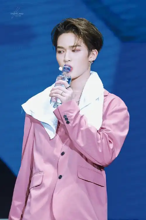 朱正廷0406出道六周年快乐