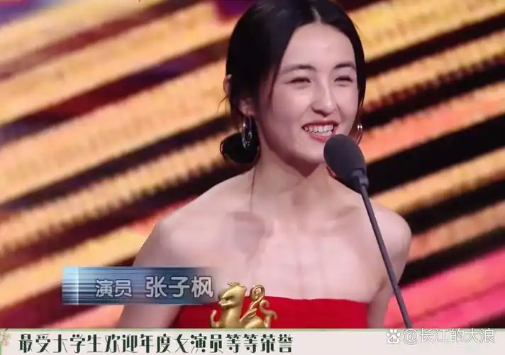 黄磊与何炅对待张艺兴和刘宪华的态度似乎有所差异