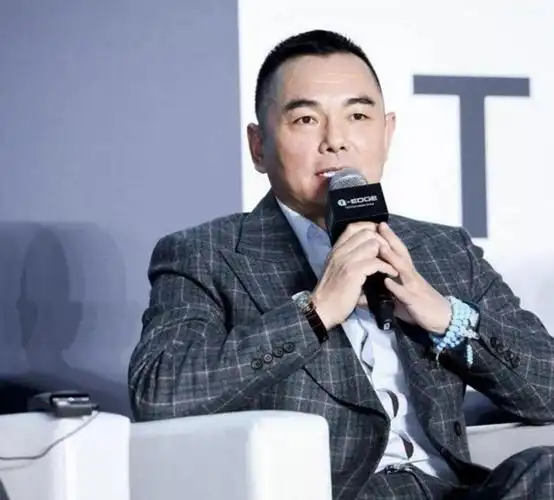 富豪李厚霖:伤透秦海璐闪婚李湘,破产后被抛弃,如今皈依佛门