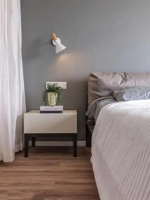 北欧风格特点1,彩色墙面一整面彩色墙壁是北欧风的极大特点,一般采用