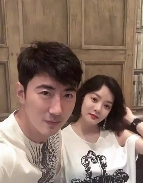 高梓淇宣布喜得儿子的喜讯并向老婆深情告白