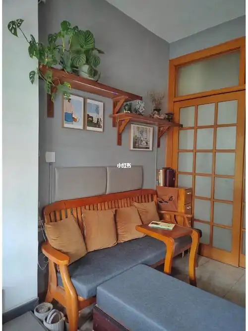 老房子的仓库式小客厅