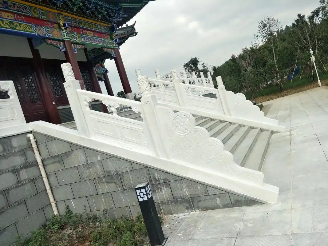 汉白玉护栏价格.15153711237,嘉祥县伟业石雕有限公 - 抖音