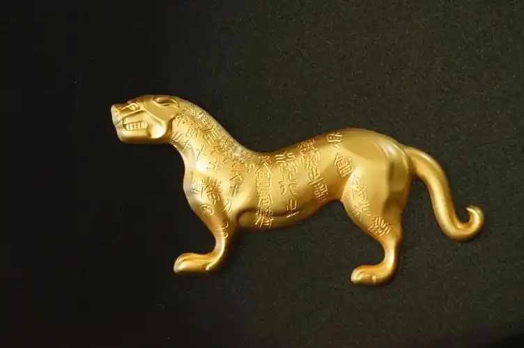 虎年话虎符-从第一件秦杜虎符说起,2022年纽埃镀金虎符银币发行