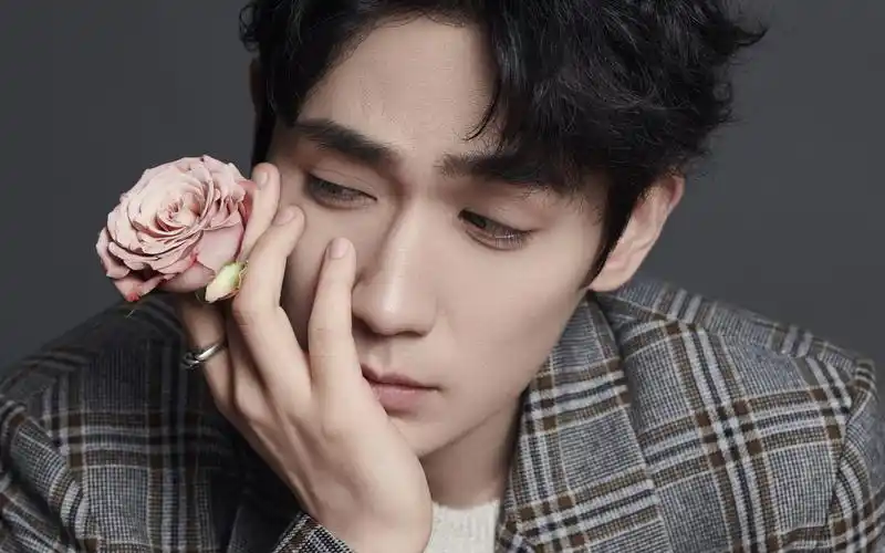 虫二朱一龙写真集depart开箱咕咕咕这是鹦鹉啊