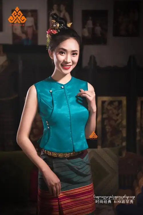 西双版纳傣族服饰 夏季 传统女士套装