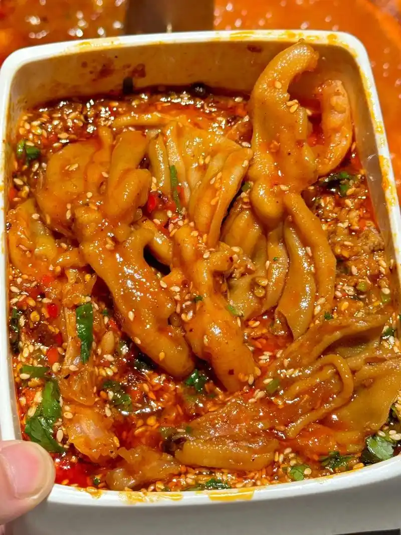 这口香辣无骨鸭掌!真的巨巨巨好吃 - 抖音